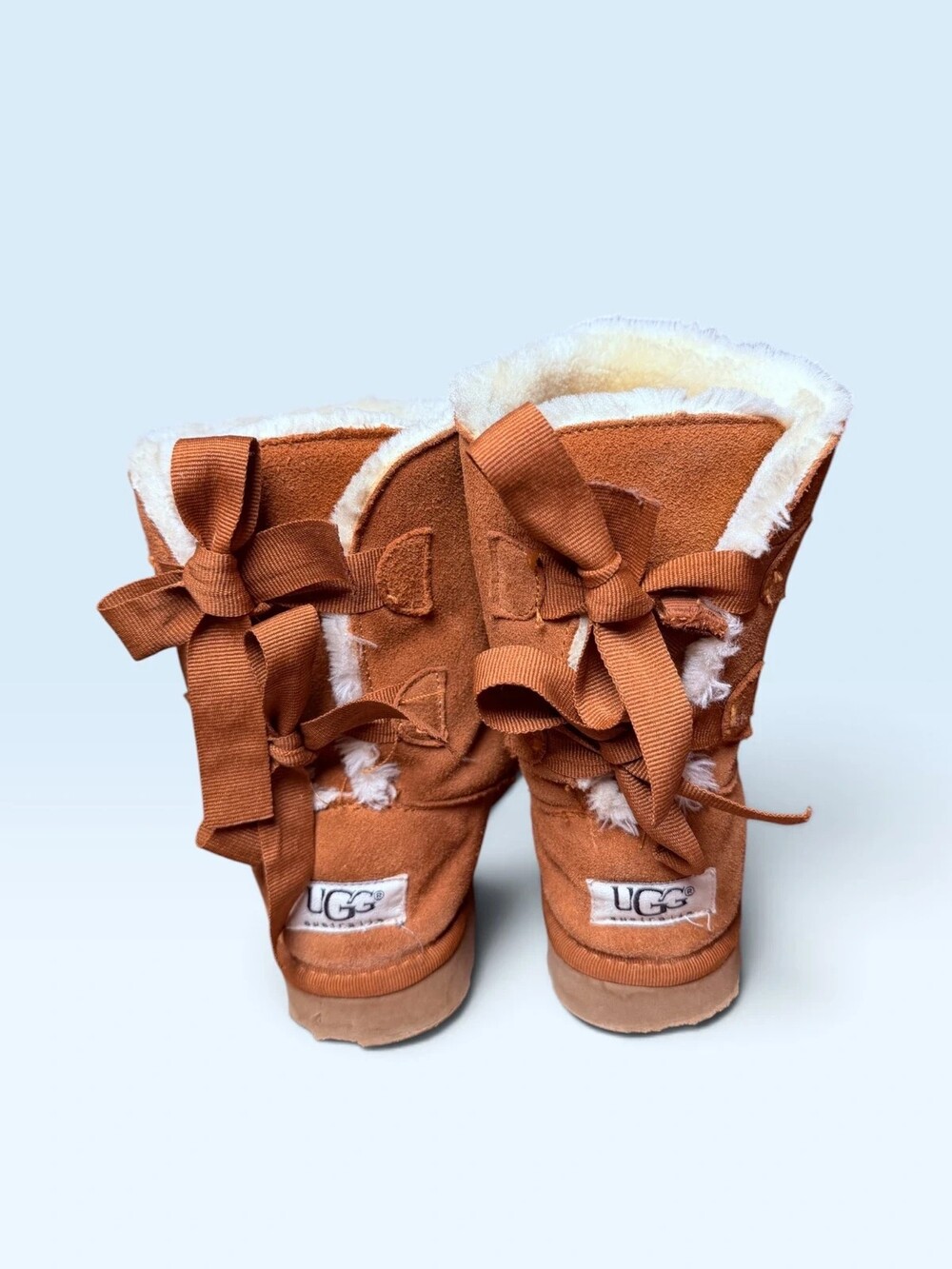 UGG Chestnut Bailey Bow Boots Size 5